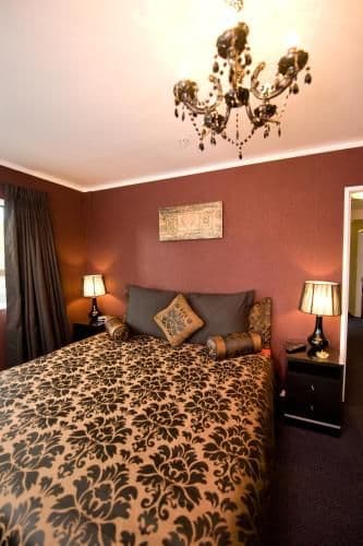 King Lodge Room with Private Bathroom