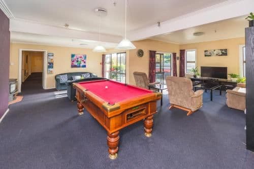 Lodge Room / Communal Bathroom (3 Guests)