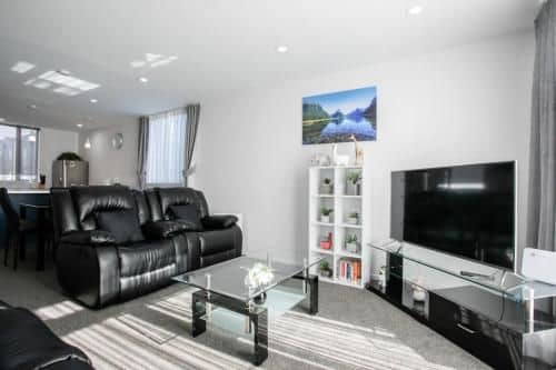Gorgeous 3 Bedroom Townhouse with Car Park Gorgeous 3 Bedroom Townhouse with Car Park