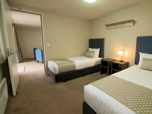 2 Bedroom Suite (Ground Floor)