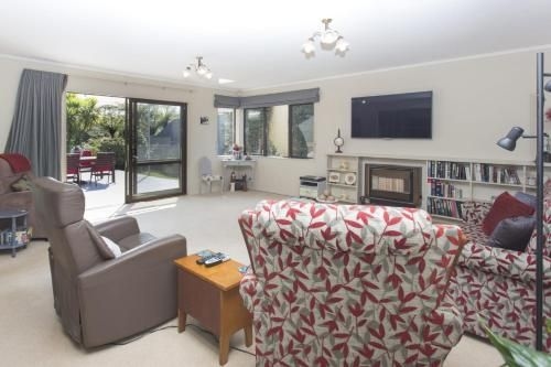 REST & RELAX AT RUSKIN (Rest & Relax at Ruskin)0