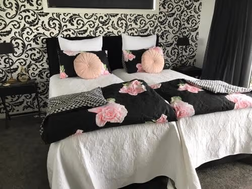 Deluxe Double or Twin Room with Mountain View