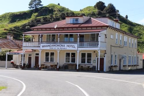 Whangamomona Hotel2