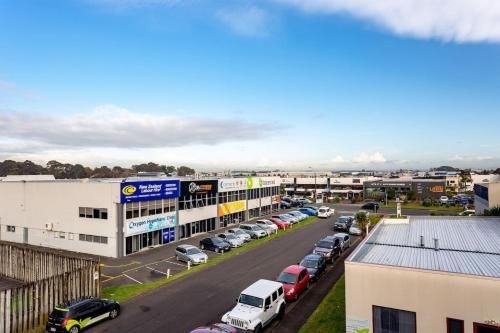 Miami in the heart of Manukau! (Miami in the Heart of Manukau)1