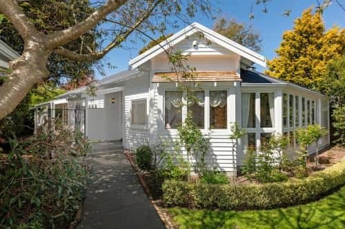 Fendalton Villa - Christchurch Holiday Home Fendalton Villa - Christchurch Holiday Home