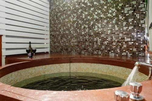 Queen Studio with Thermal Pool Ground Floor