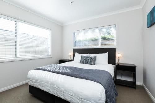 Deluxe One-Bedroom Apartment