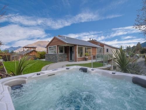 Central Queenstown Luxury Hideaway1