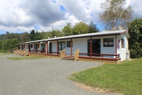 Family Cabin with Shared Bathroom - Pukunui