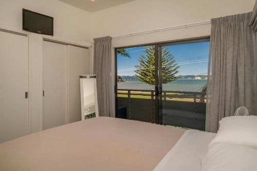 Villa 6 Deluxe Apartment with Sea views