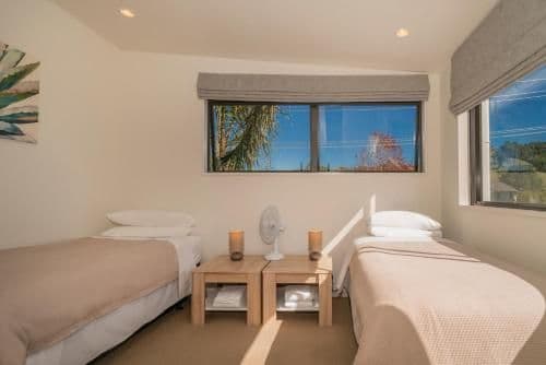 Villa 6 Deluxe Apartment with Sea views