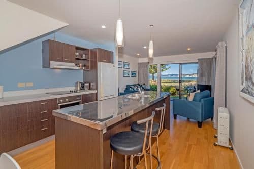 Villa 6 Deluxe Apartment with Sea views