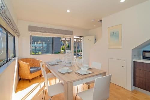 Villa 6 Deluxe Apartment with Sea views