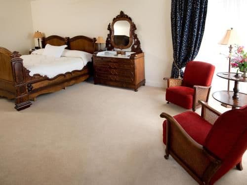 Luxury King Room with Continental Breakfast