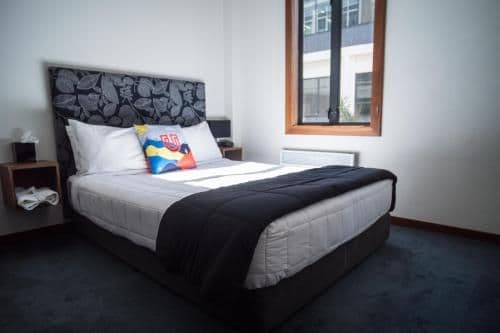 Queen Studio with Shared Bathroom