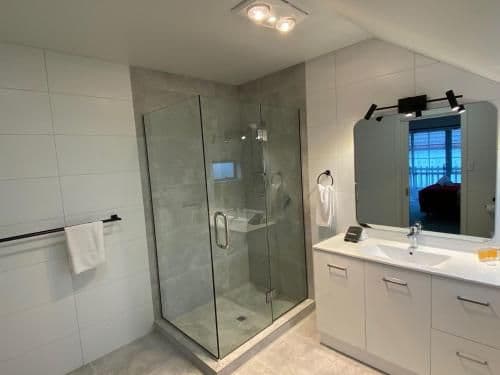 Deluxe Four Bedroom Spa Apartment