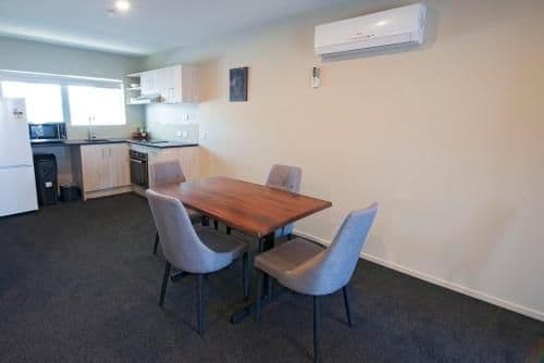 One-Bedroom Apartment with Kitchen