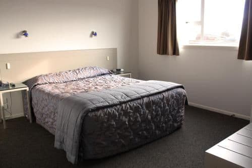 Deluxe Double Room (2 Adults + 1 Child)