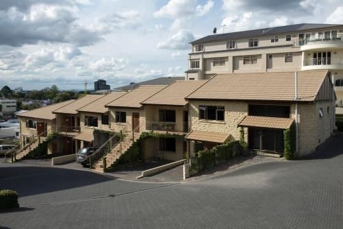เลค พอยนท์ โมเต้ล (Lake Point Motel)0