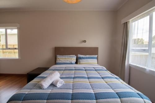 SPACIOUS IN STRANDON - GREAT VALUE FOR A FAMILY4