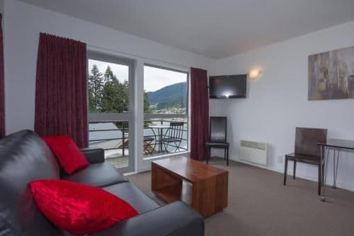 Executive One-Bedroom Apartment with Lake View