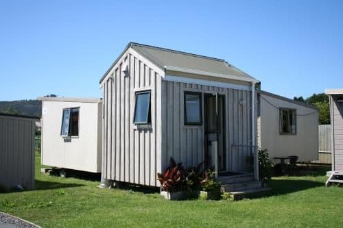 Queen Room with Shared Bathroom