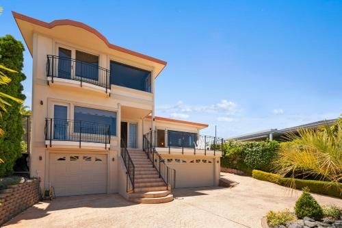 Lake View Luxury1