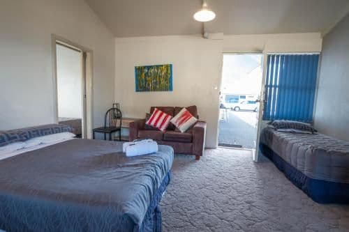 Family One-Bedroom Apartment with Garden View