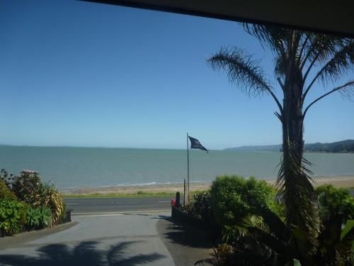 Pohutukawa Coast BnB2