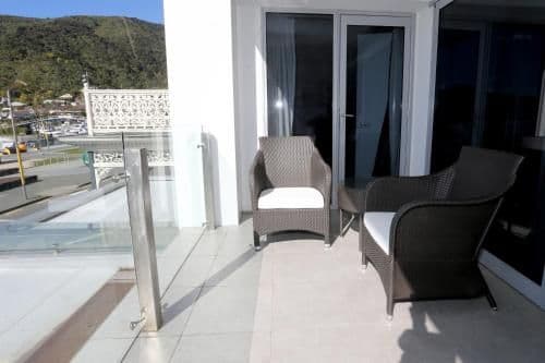 Oxley One-Bedroom Apartment with Marina Views