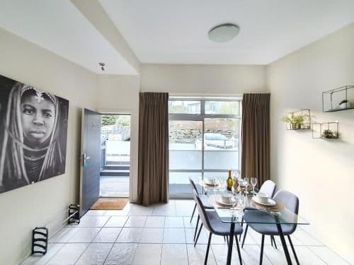 Apartment with Lake View
