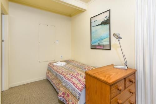 Bayswater Holiday Home4