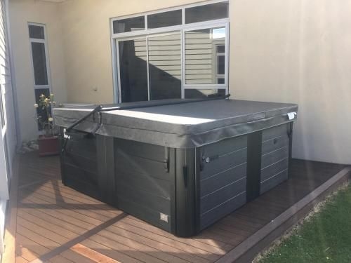 Luxury on Howden - Te Anau Holiday Home3