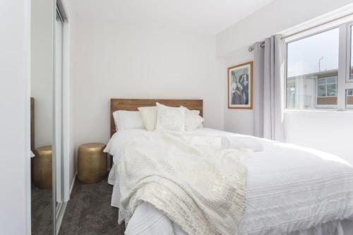 CHIC IN THE CITY- BRAND NEW APARTMENT (Chic in the City - Brand New Apartment)4
