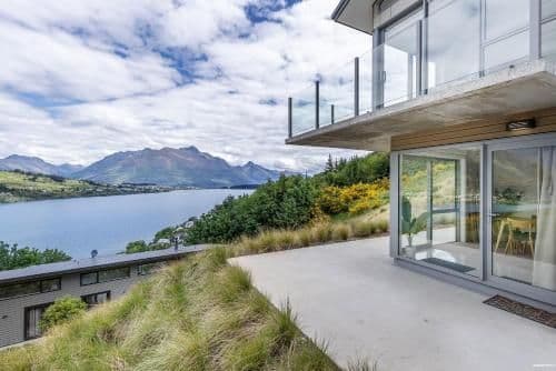 Apartment with Lake View