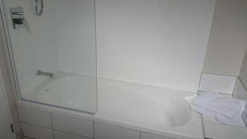Queen Studio with Bath (2 Adults)