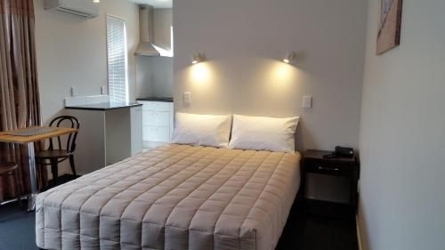 319 Addington Motel1