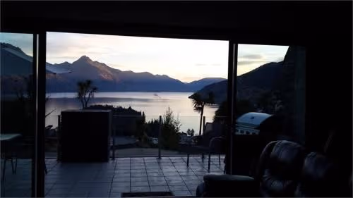 Apartment with Lake View