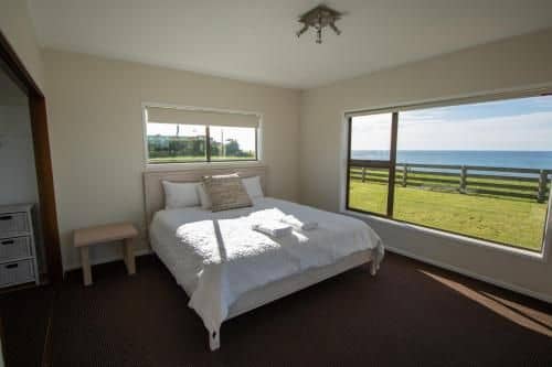 WILLS ON THE WATER - BEACHFRONT APARTMENT WILLS ON THE WATER - BEACHFRONT APARTMENT