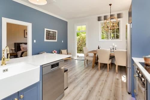 Deloraine Cottage - luxury accommodation near Abbey Caves