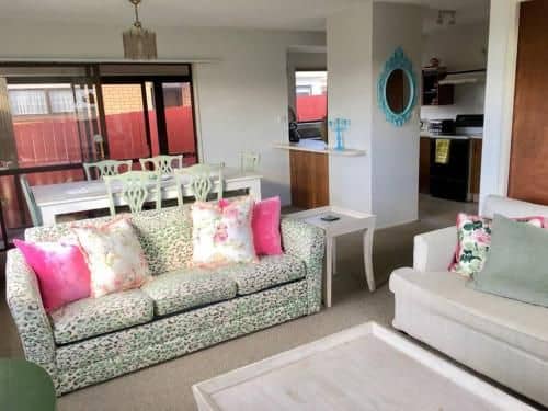 Sunny, Stylish & 2 Minutes From The Beach Sunny, Stylish & 2 Minutes From The Beach