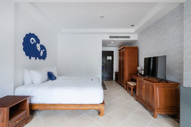 Koko Couple Pool Access