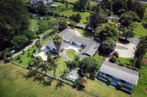 Bycroft Lodge0