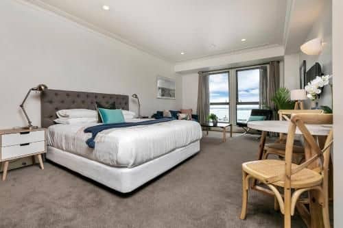 Stylish Large Studio City Apartment Stylish Large Studio City Apartment