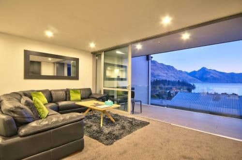 Apartment with Lake View