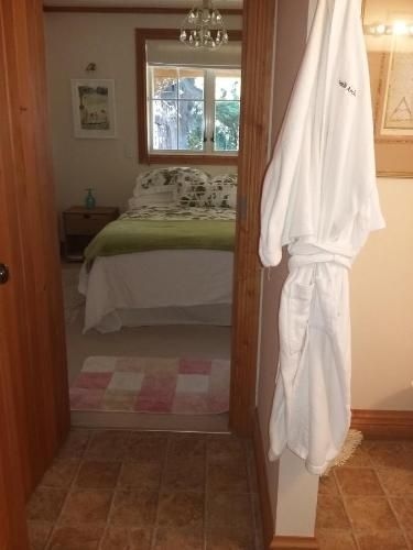Bumblebee Cottage4