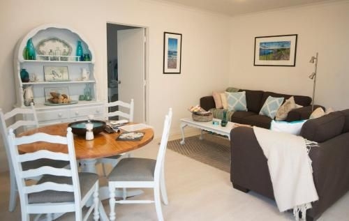 Castlewood Cottage1