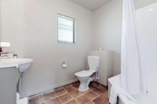 Executive Queen Suite - Non-Smoking