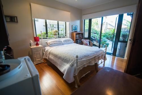 Terry and Cindy's Bed and Breakfast3
