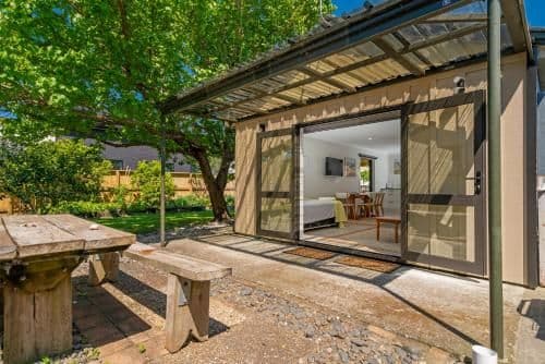 Apartment with Garden View
